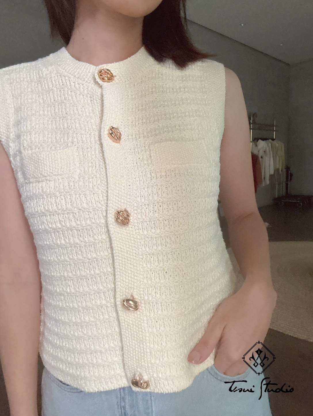 LINE_ALBUM_針織排釦小香無袖背心_260331_9