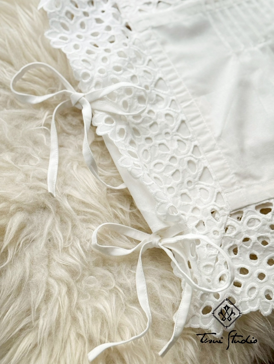 LINE_ALBUM_刺繡簍空方領側綁繩上衣_260331_4