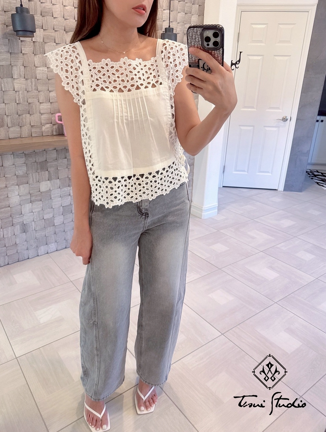 LINE_ALBUM_刺繡簍空方領側綁繩上衣_260331_9