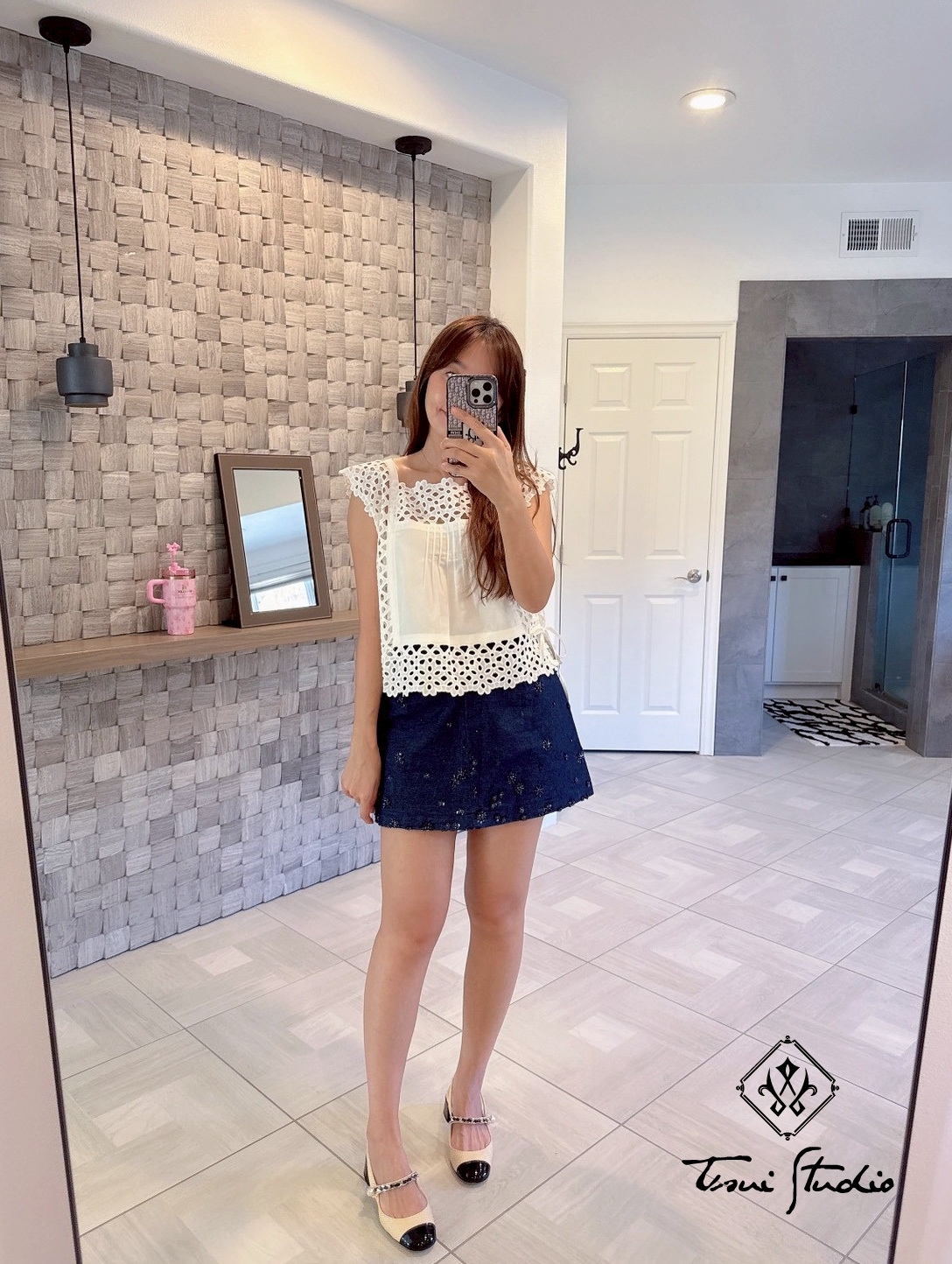 LINE_ALBUM_刺繡簍空方領側綁繩上衣_260331_5