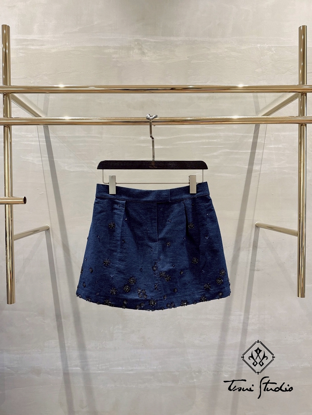 LINE_ALBUM_亮片繡花壓褶牛仔短裙_260414_1