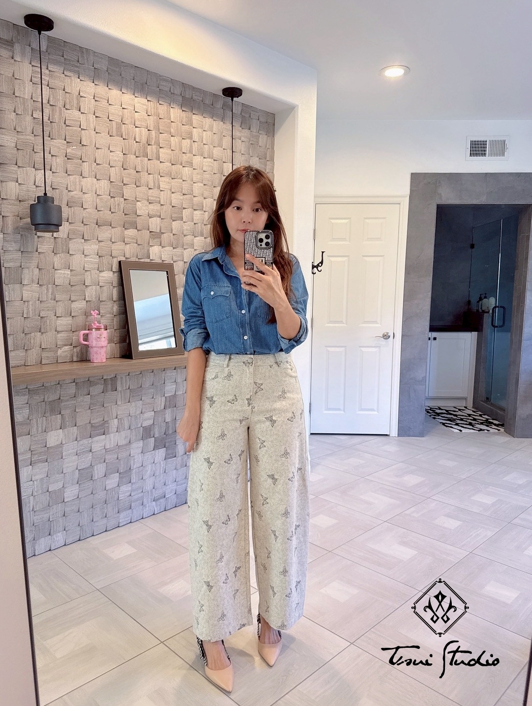 LINE_ALBUM_蝴蝶印花休閒彎刀褲。27(M)_260414_3