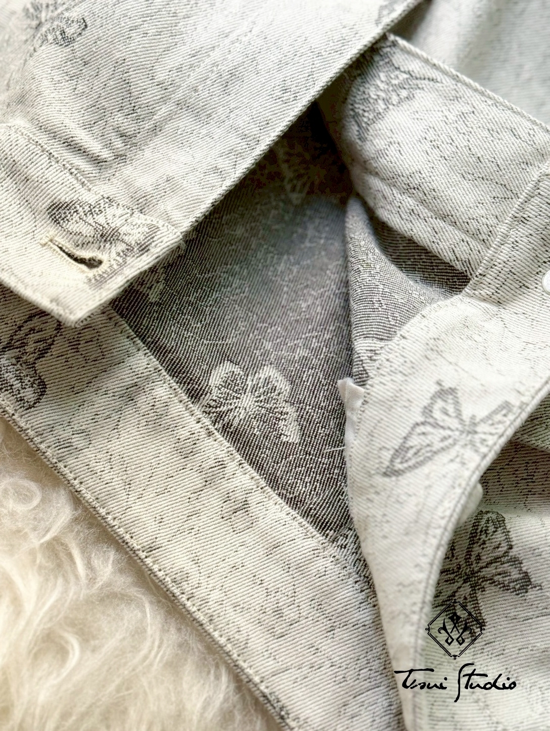 LINE_ALBUM_蝴蝶印花休閒彎刀褲。27(M)_260414_15