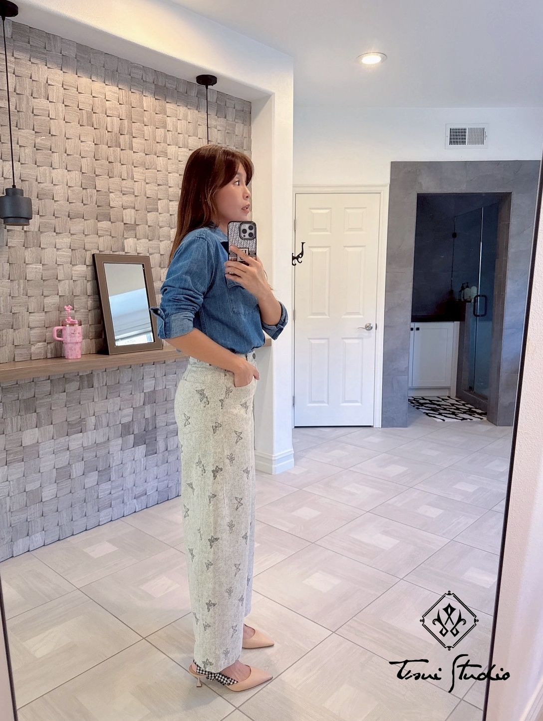 LINE_ALBUM_蝴蝶印花休閒彎刀褲。27(M)_260414_16