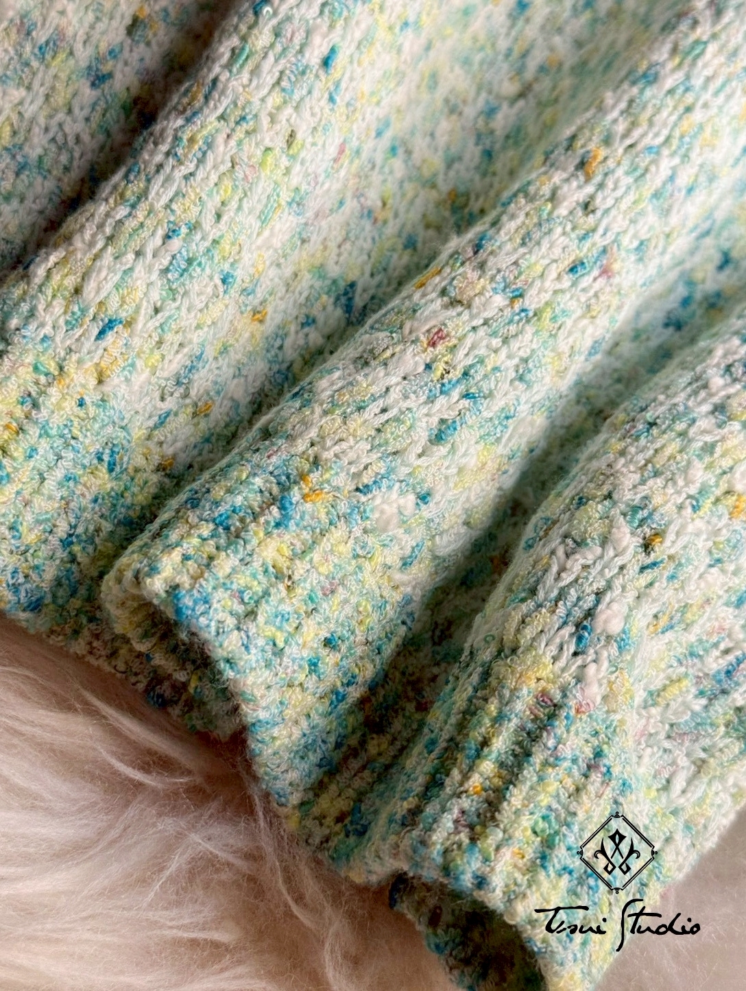 LINE_ALBUM_小香V領排釦針織無袖上衣_260421_6