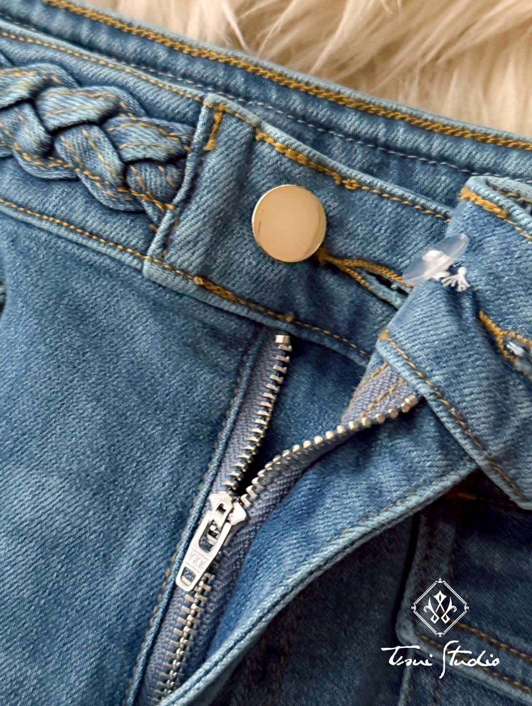 LINE_ALBUM_雙口袋編織裝飾腰帶牛仔直筒寬褲_260421_5