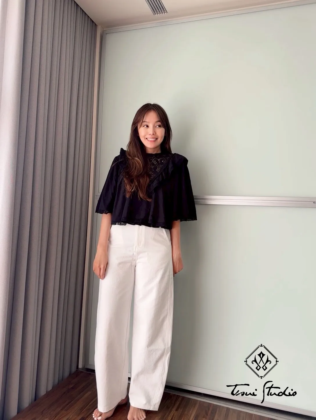 LINE_ALBUM_落地寬褲。白28(L)_260421_9