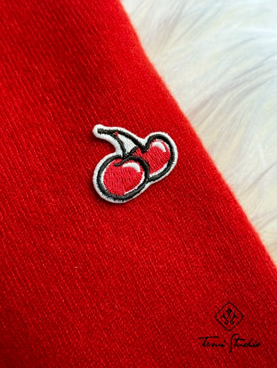 LINE_ALBUM_櫻桃刺繡針織排釦外套上衣_260421_7