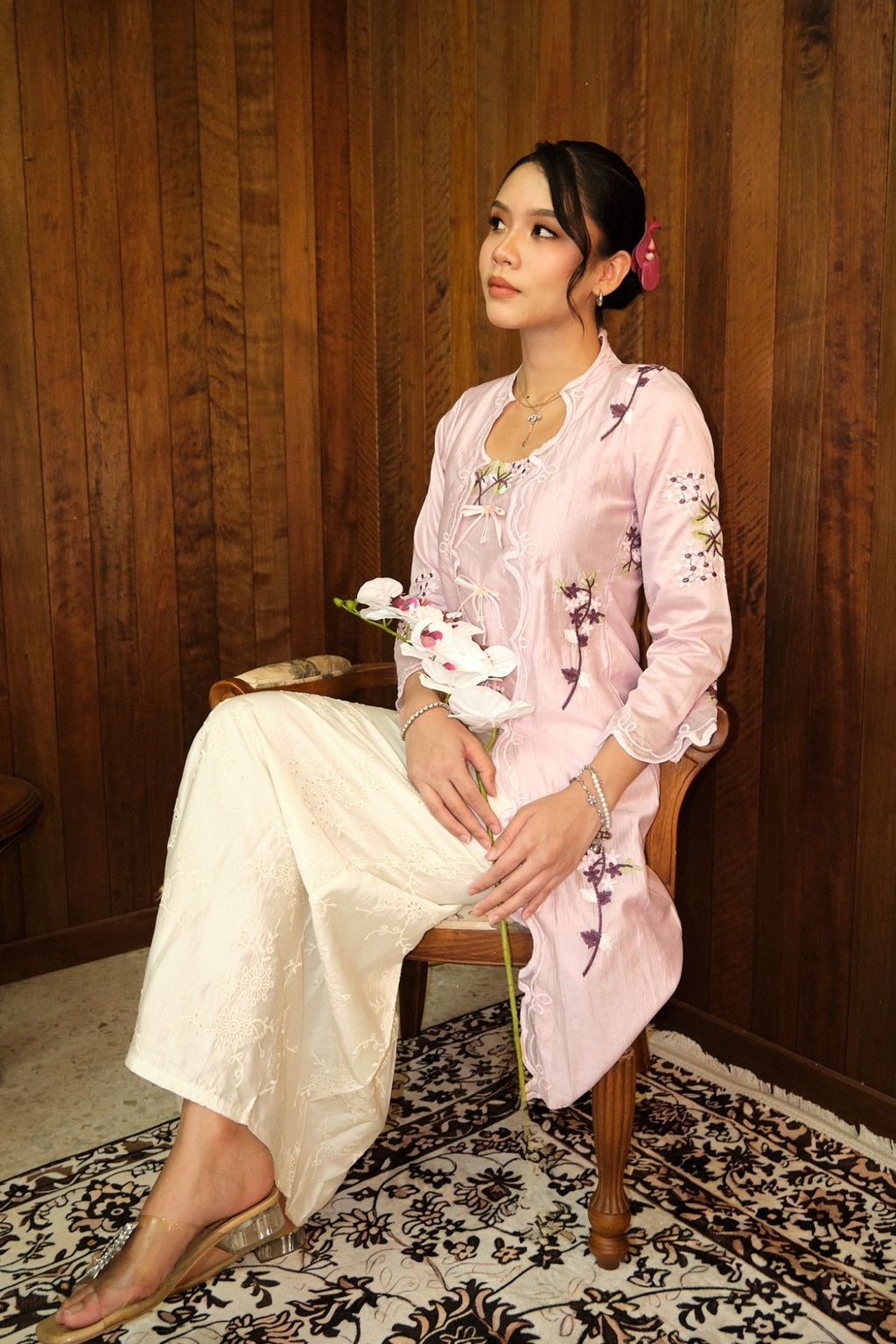 kebaya pink