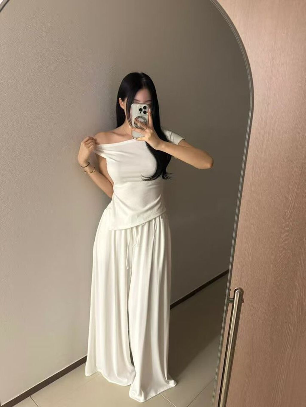 LINE_ALBUM_77 晚上7點 漢南洞小姐姐場 給他一個分類_260702_70