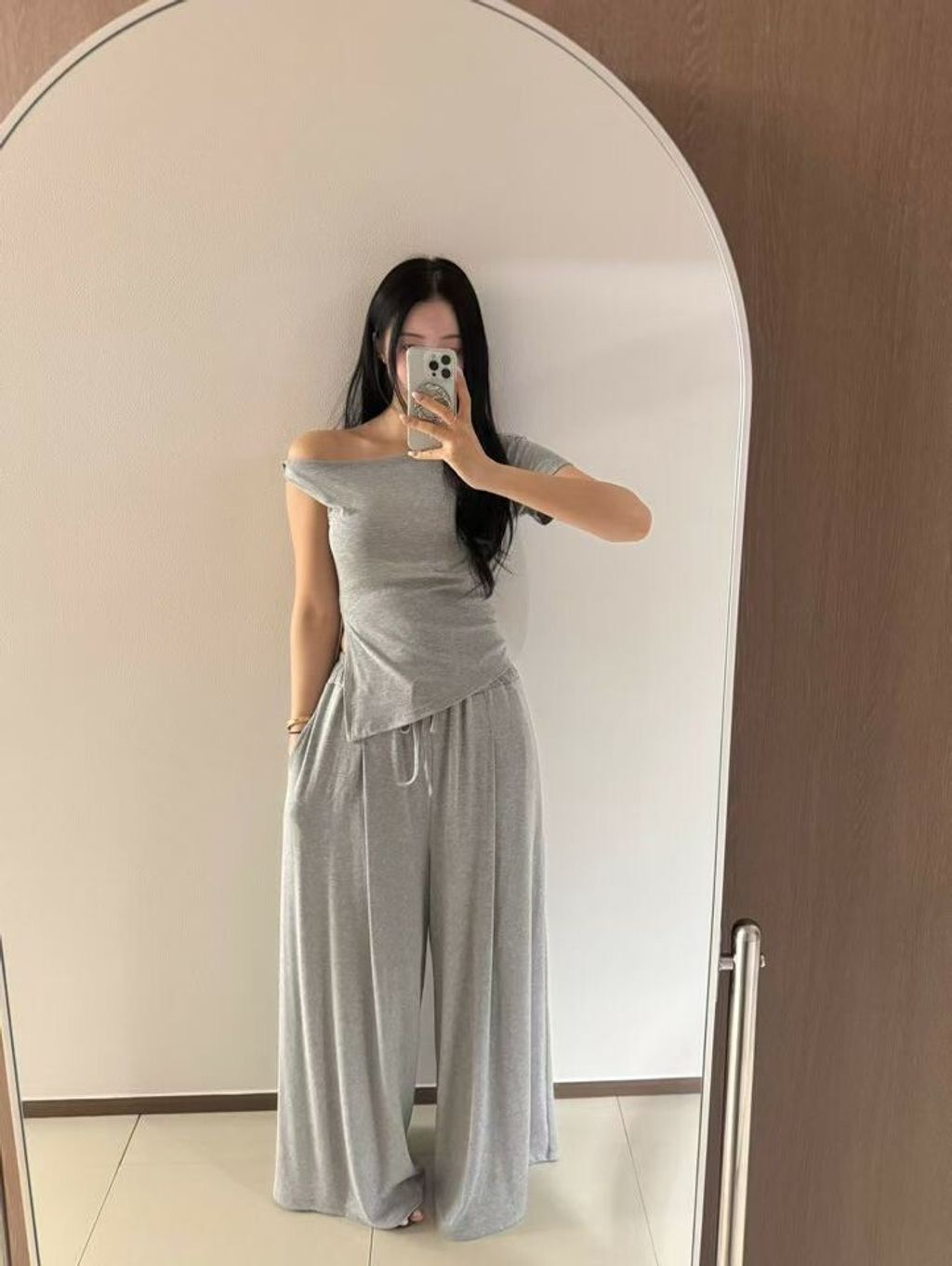 LINE_ALBUM_77 晚上7點 漢南洞小姐姐場 給他一個分類_260702_66