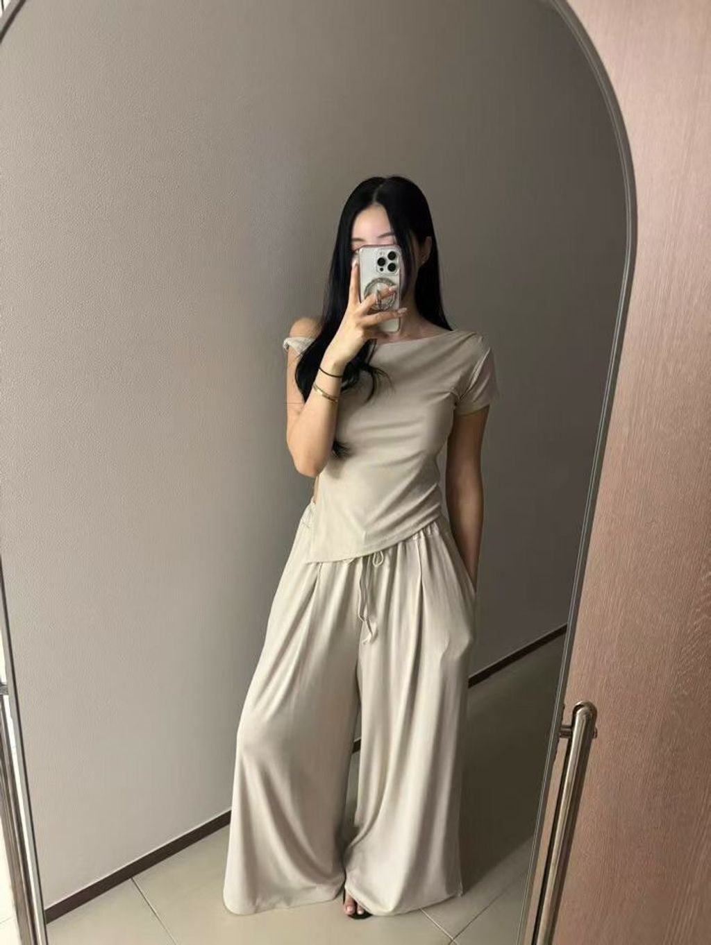 LINE_ALBUM_77 晚上7點 漢南洞小姐姐場 給他一個分類_260702_69