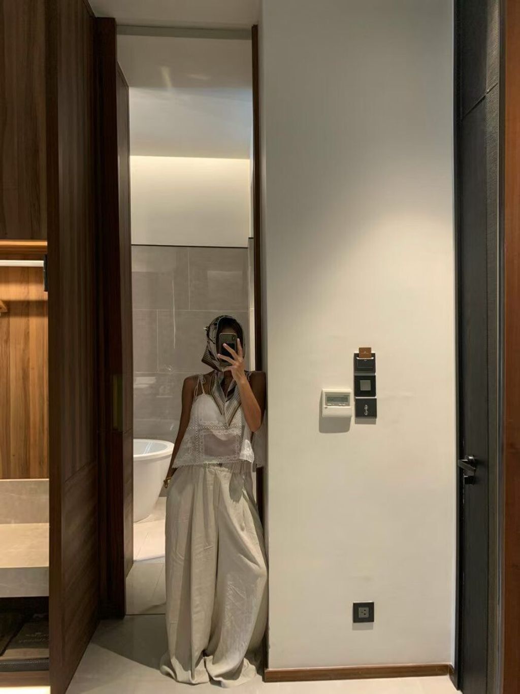 LINE_ALBUM_77 晚上7點 漢南洞小姐姐場 給他一個分類_260702_51
