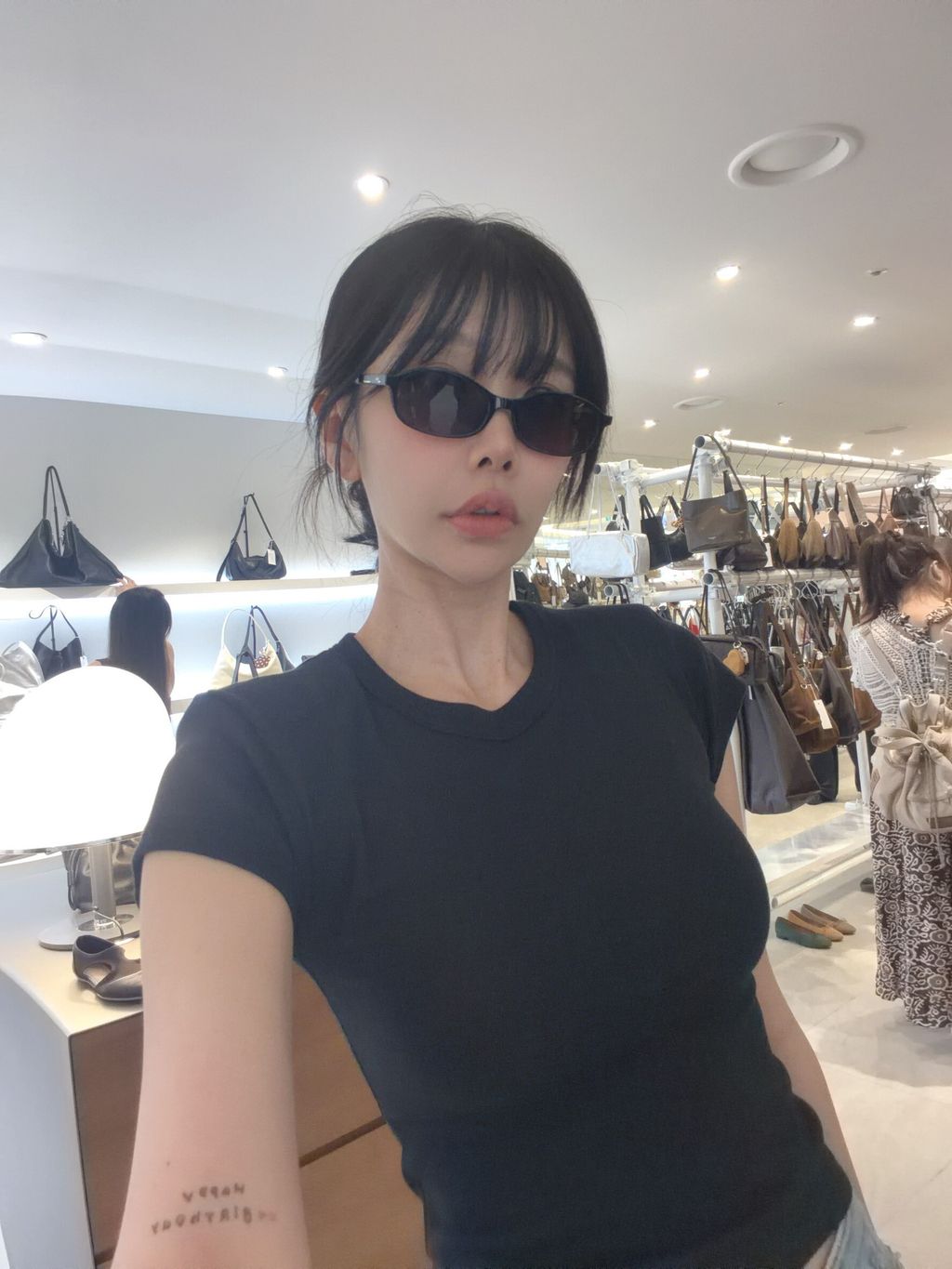 LINE_ALBUM_202677_260707_48
