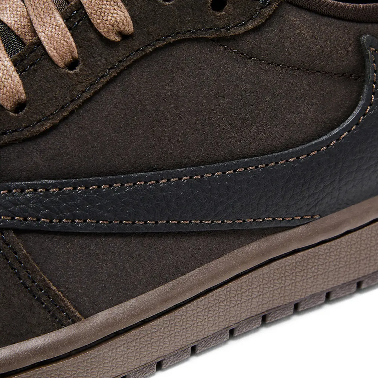Jordan1RetroLowOGSPTravisScottVelvetBrown-6