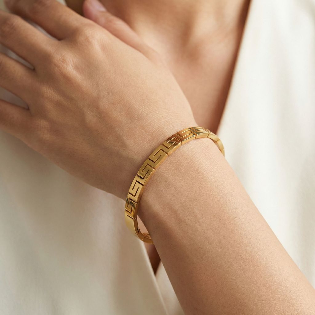 gemini-image-2_exquisite_high_fashion_photography_of_USE_EXACT_uploaded_bracelet_image_STRICT_P-2 (1)