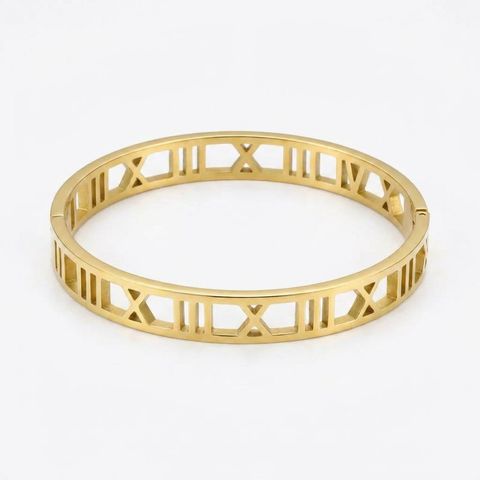 gemini-image-2_Second_Photo_close-up_product_only_Prompt_A_close-up_shot_of_the_gold_bracelet_w-0 (1)