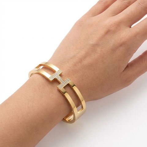 gemini-image-2_Model_hand_shot_Prompt_Generate_a_high-quality_image_of_the_gold_bangles_featuri-0