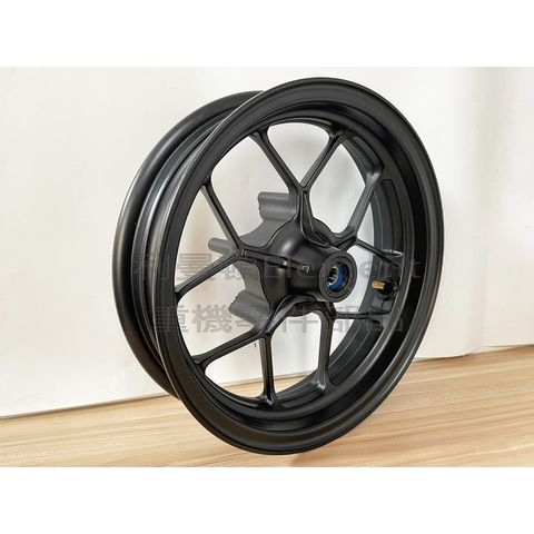 tw-11134207-7qukx-ljwaripzo0qu47