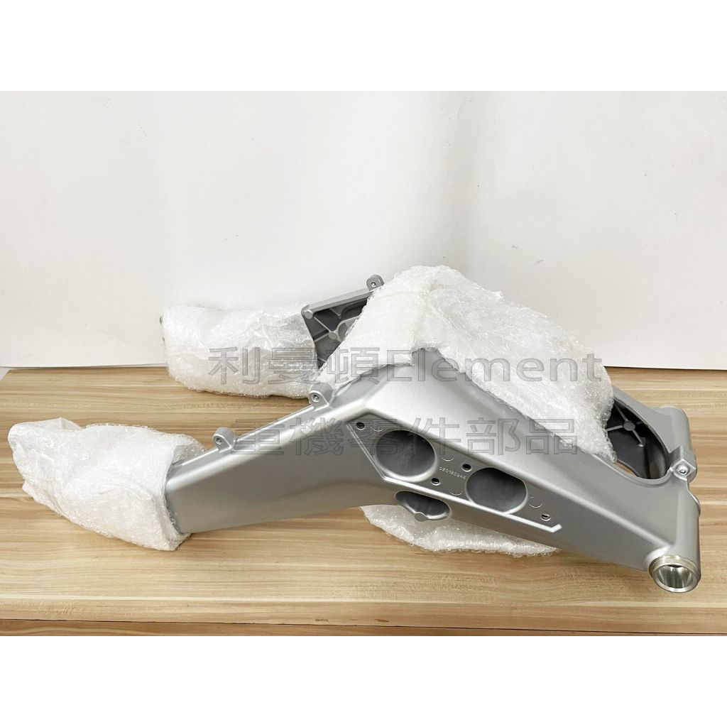 tw-11134207-7qul1-liv9r4dh703me6