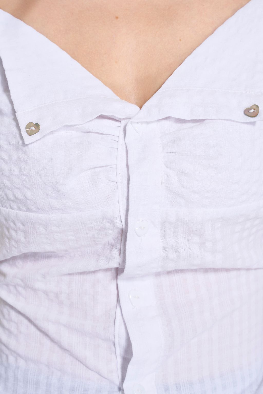 Audrey-Shirt-Ao-kieu-co-be-cuc-tim-buoc-no-lung-5