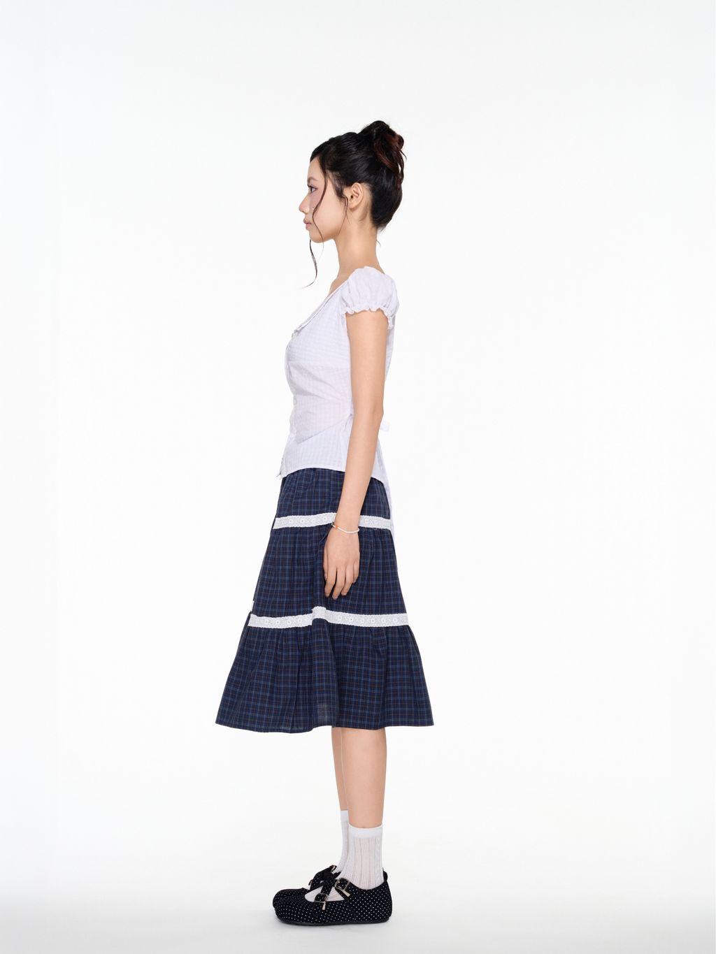 Audrey-Shirt-Ao-kieu-co-be-cuc-tim-buoc-no-lung