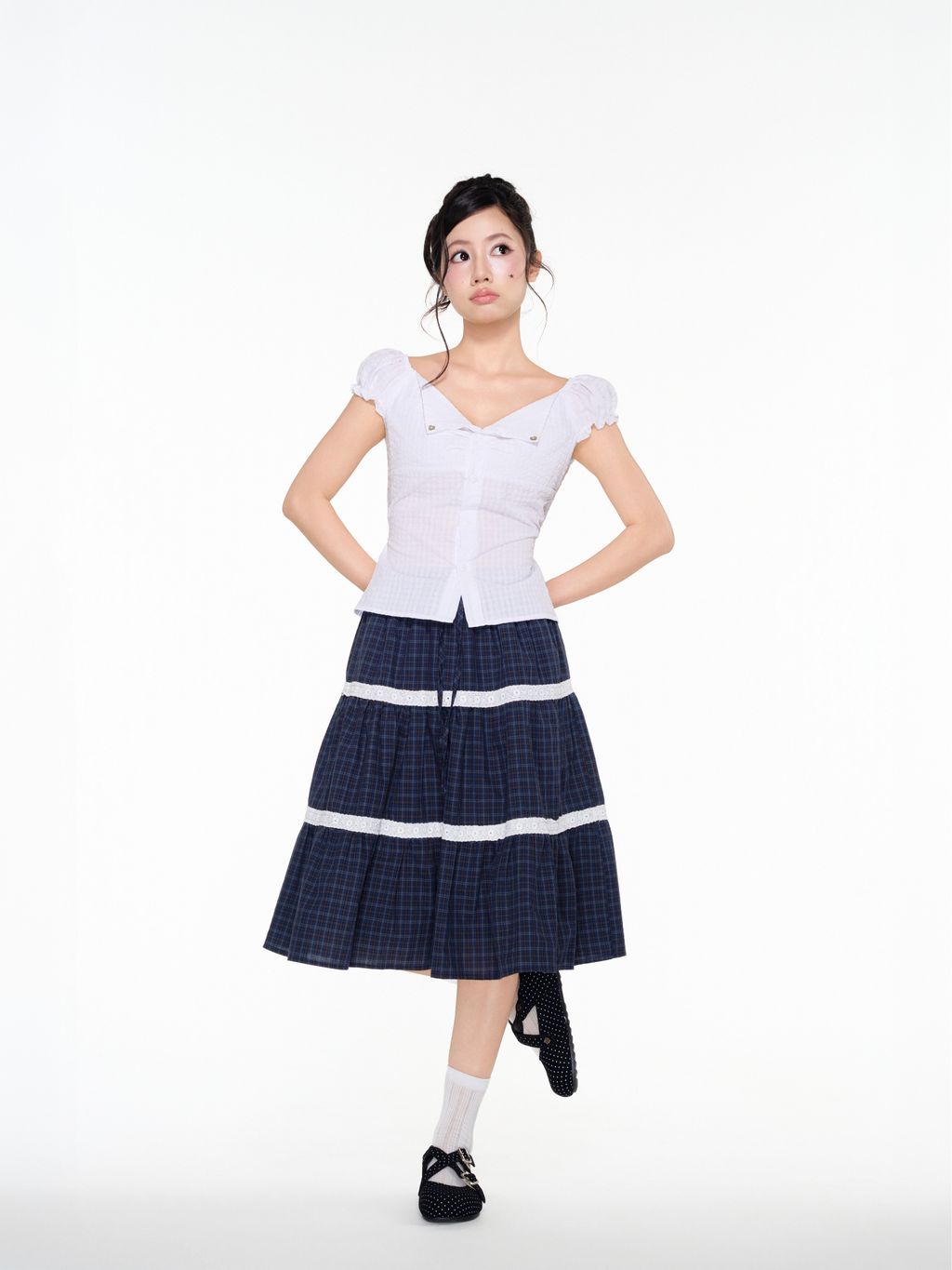 Audrey-Shirt-Ao-kieu-co-be-cuc-tim-buoc-no-lung-3
