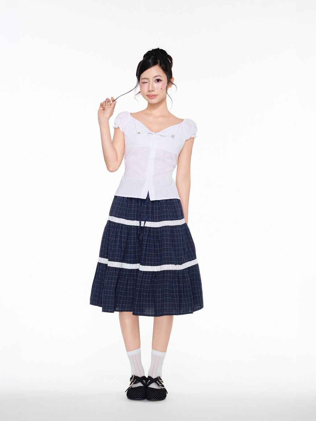 Audrey-Shirt-Ao-kieu-co-be-cuc-tim-buoc-no-lung-2