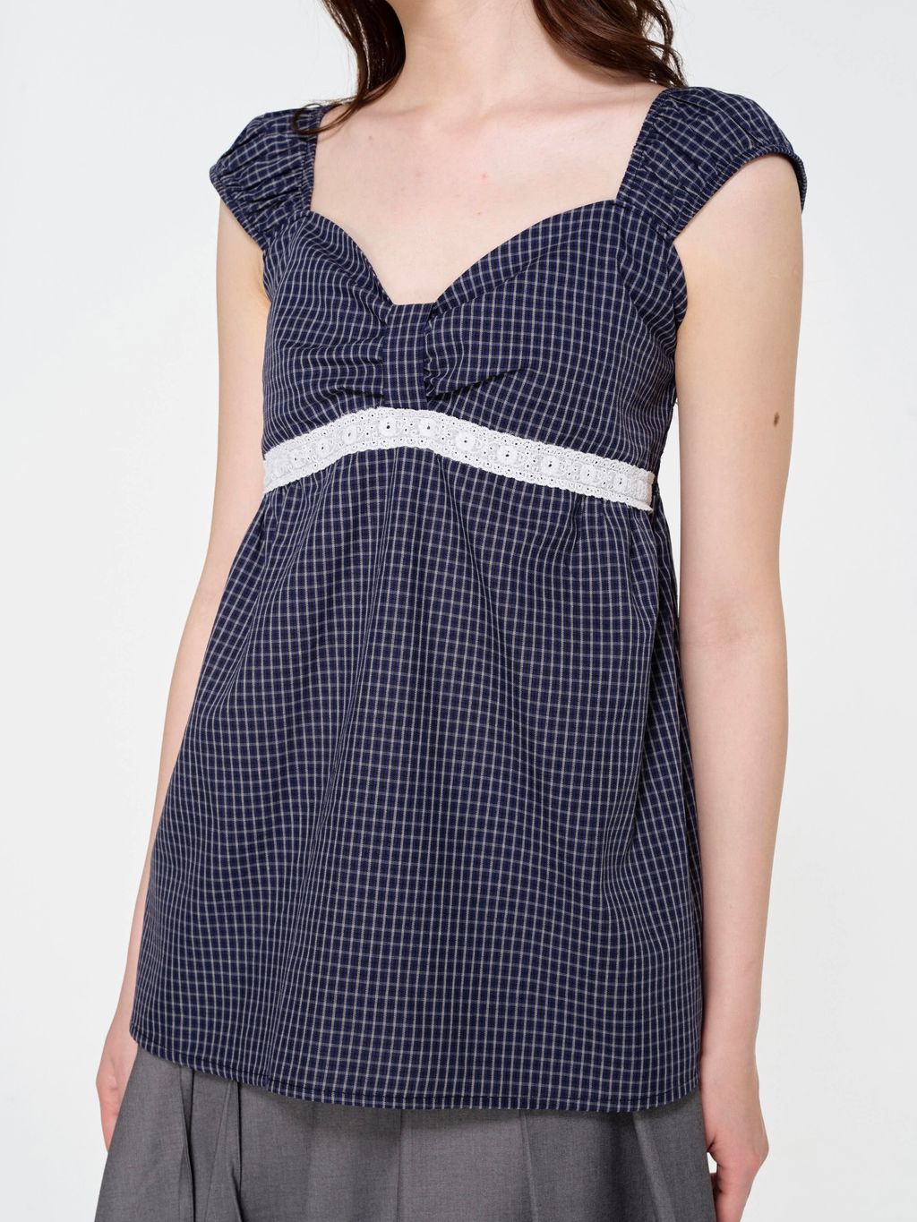 Doris-Top-Ao-kieu-ke-caro-vien-ren-TKA500-ke-xanh-M (1)