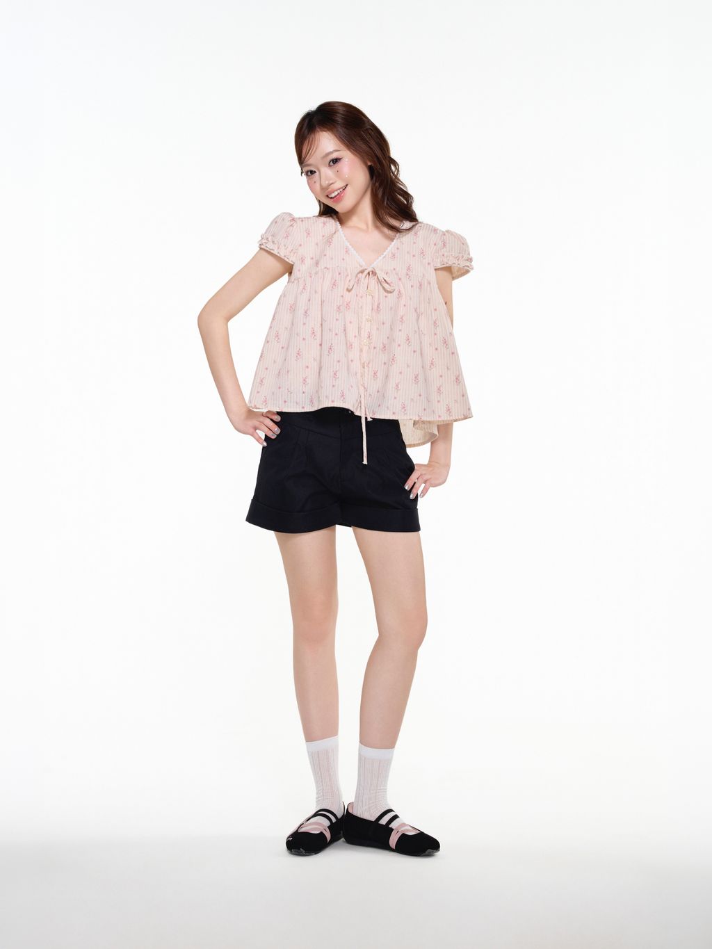 Hazel-Shirt-Ao-kieu-hoa-nhi-buoc-no-nguc-vien-beo-2