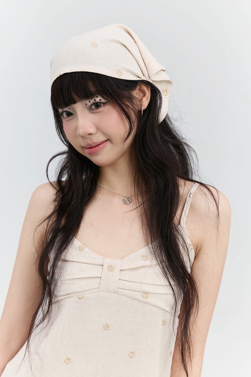 Ao-hai-day-linen-theu-hoa-kem-khan-turnban-HINA-TOP-TKA501-2