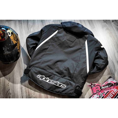 tw-11134207-7rbk6-m73lm9x5kl94f3