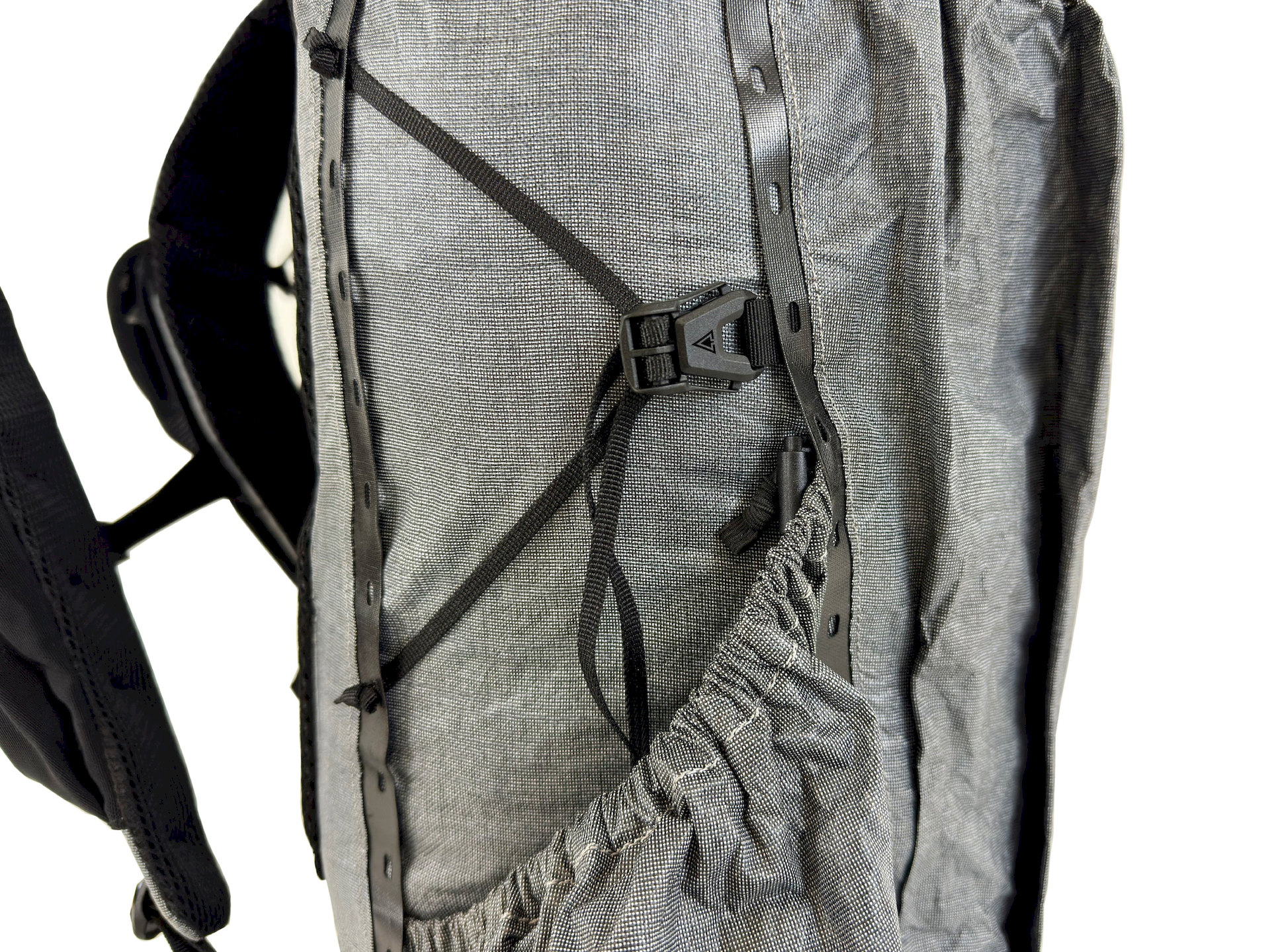 15-Wapta-30-backpack-side-compression_X