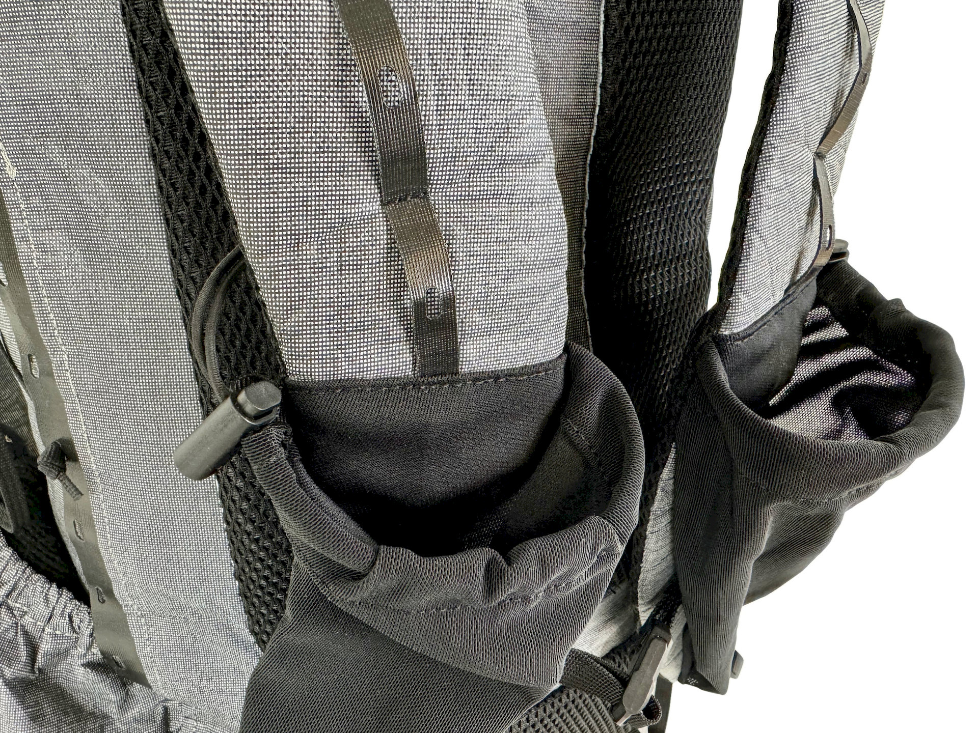 16-Durston-Wapta-30-backpack-shoulder-strap-pockets_X