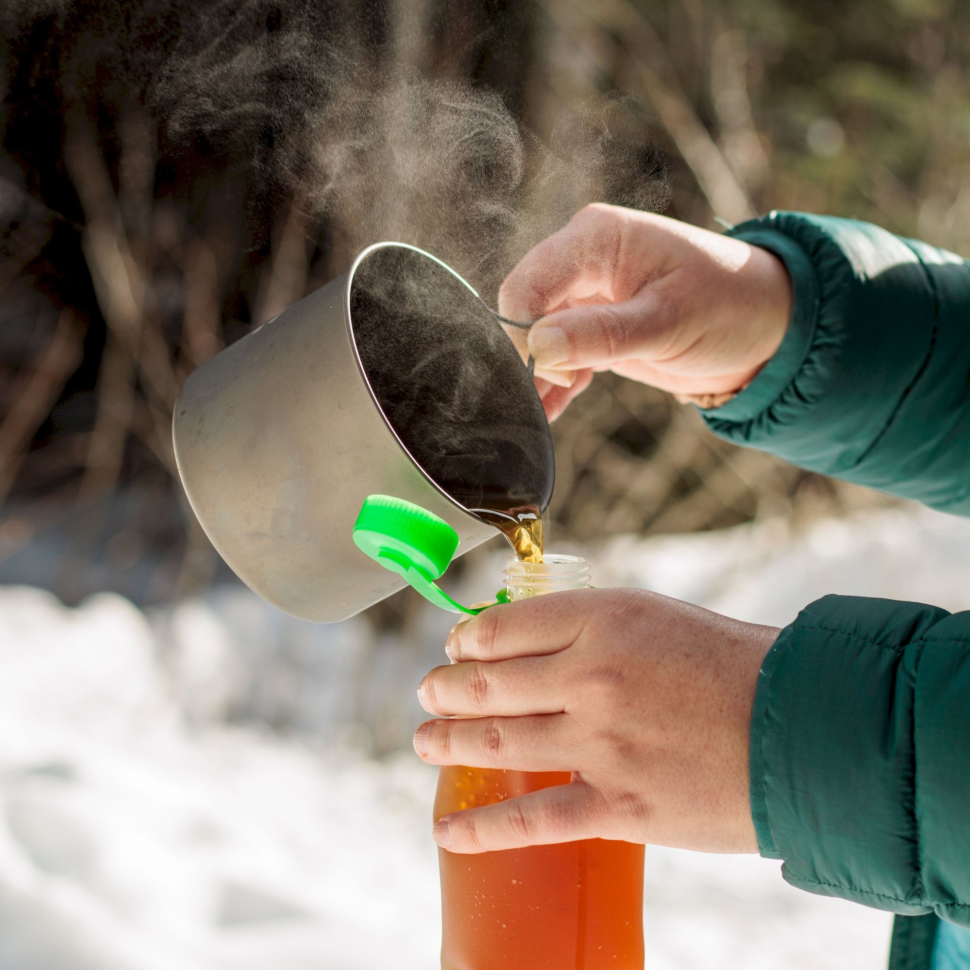 HydriamX28mmpouring_X