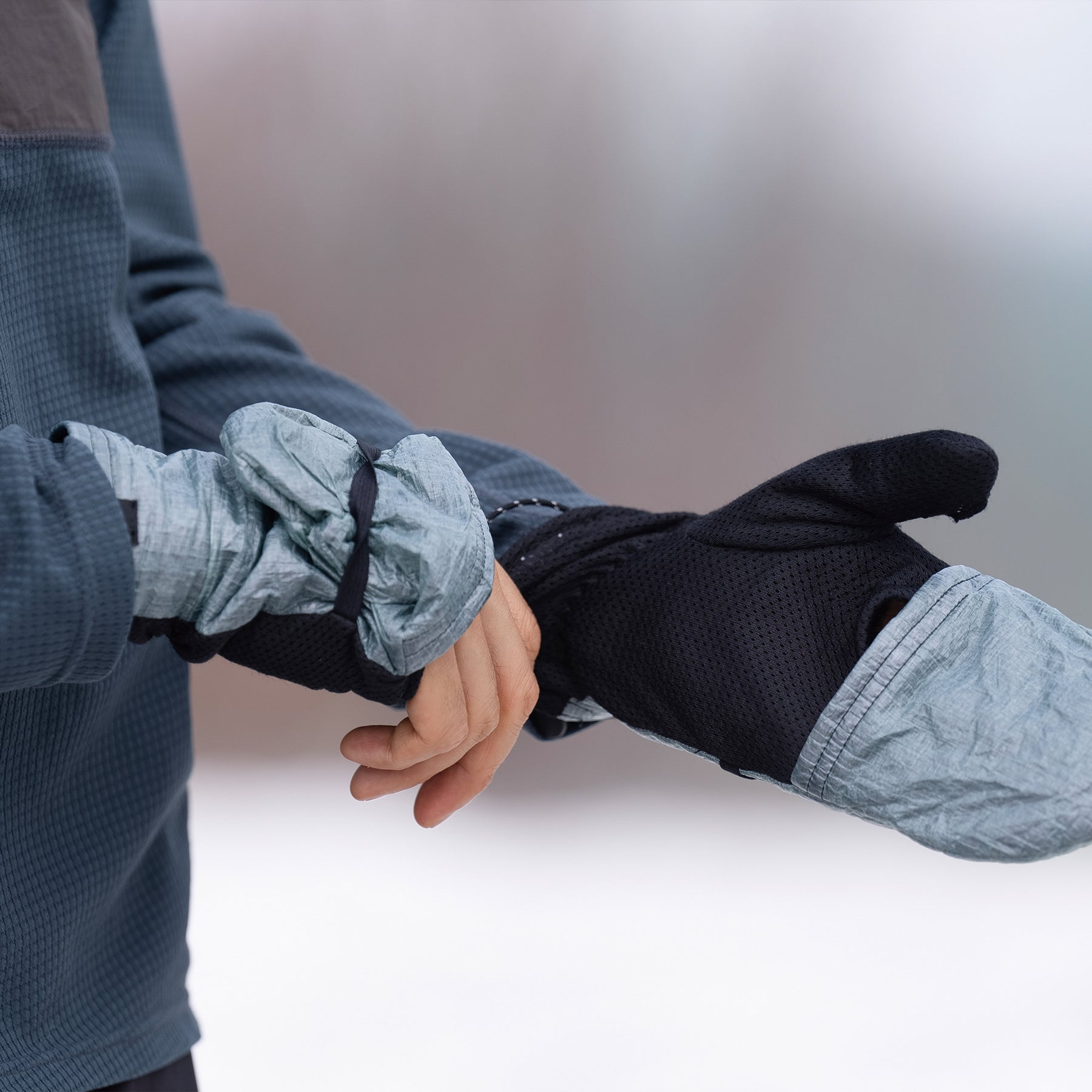 adrift-dyneema-mitten-fld11_1800x