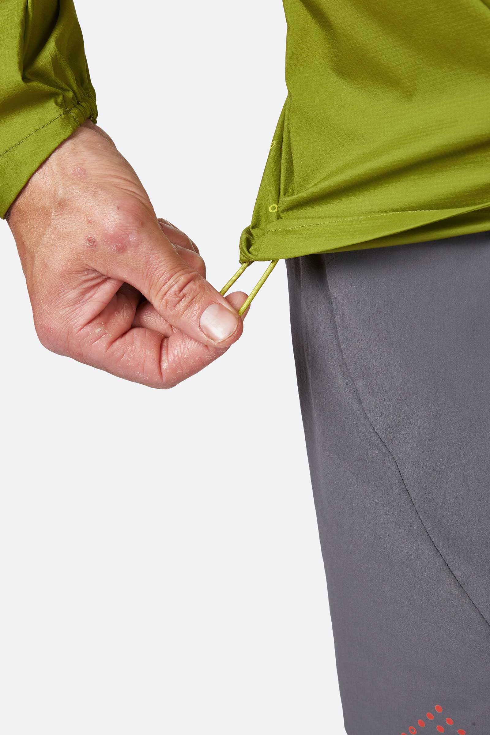 windveil_jacket_aspengreen_zest_qws_68_asz_model_detail_01