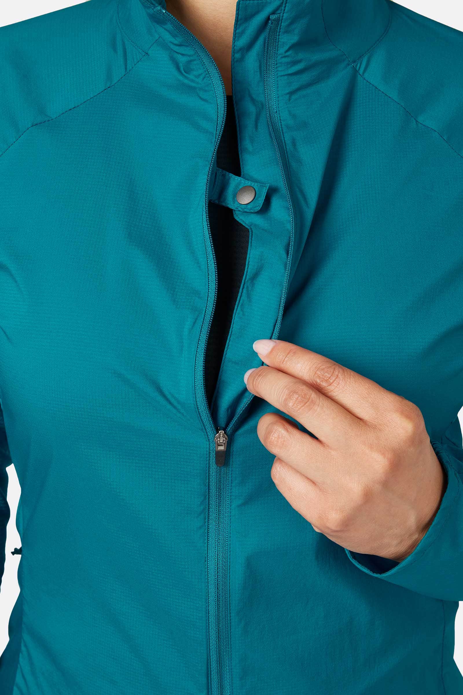 windveil_jacket_aspengreen_zest_qws_68_asz_model_detail_06