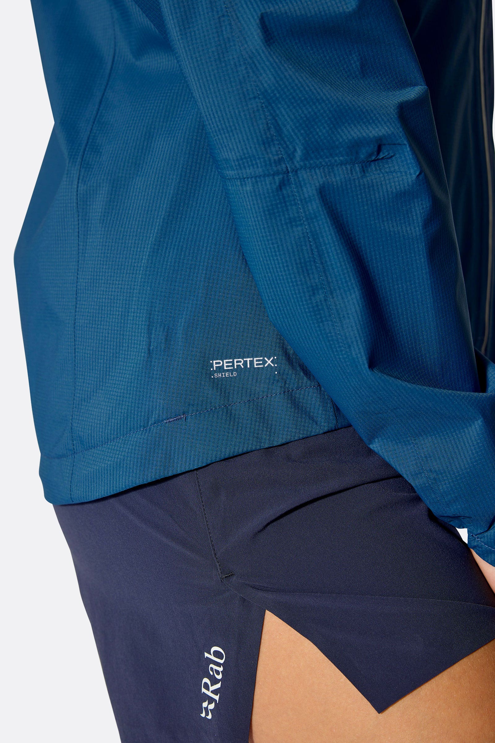 womens_downpour_trail_light_jacket_tempestblue_qwi (1)
