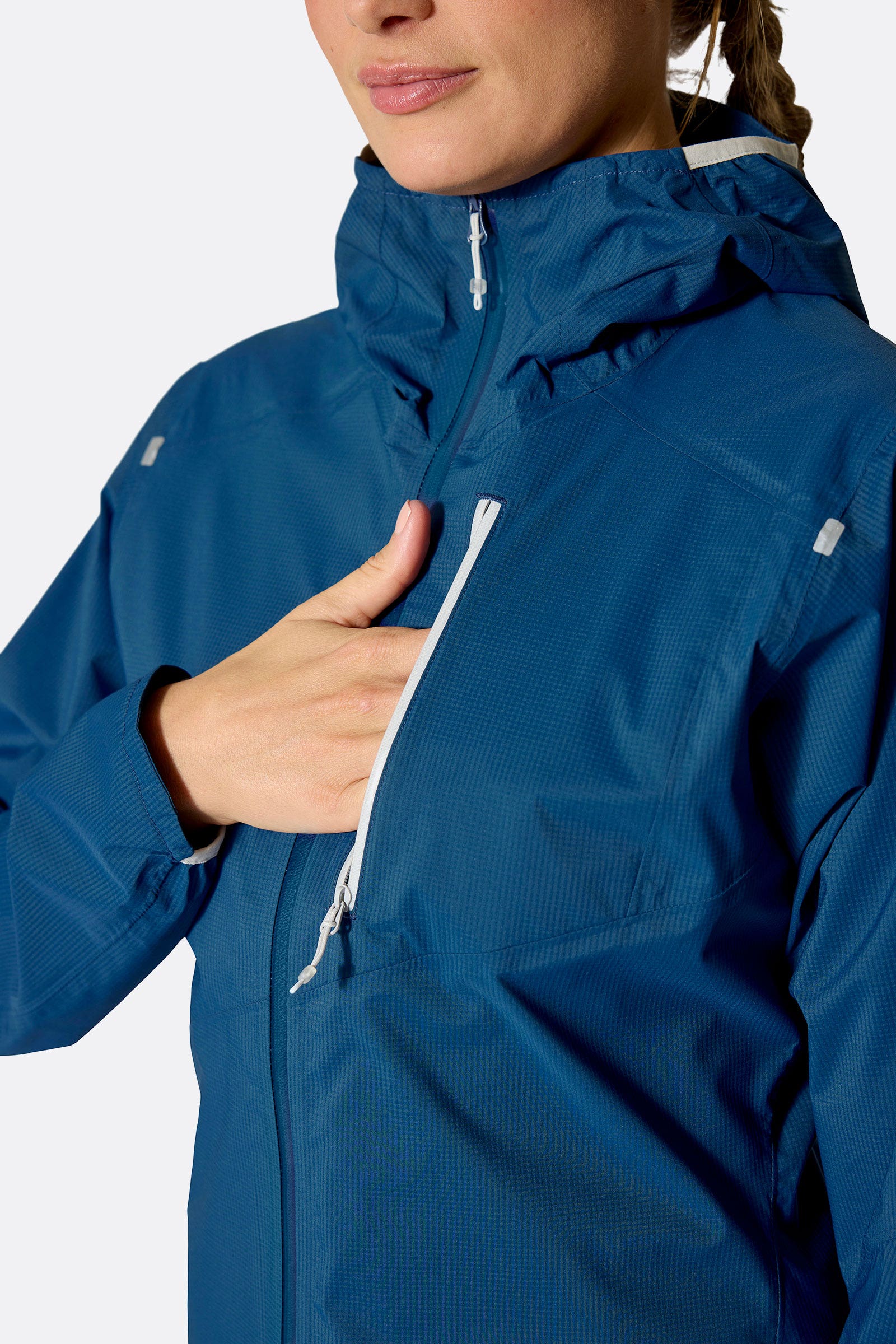 womens_downpour_trail_light_jacket_tempestblue_qwi (5)