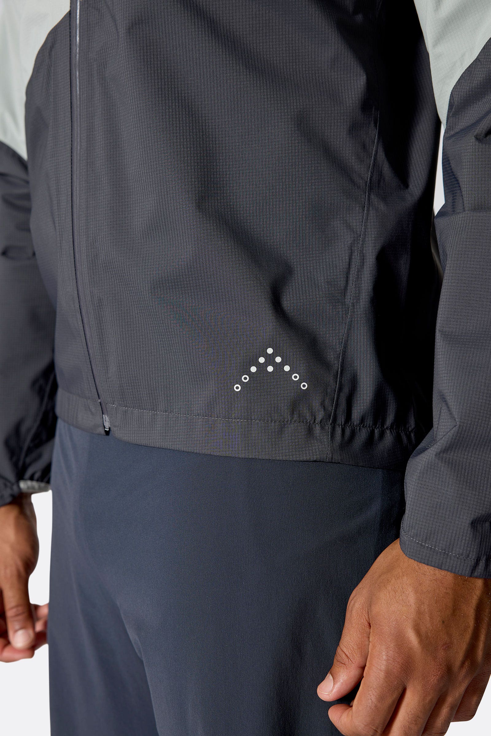 womens_downpour_trail_light_jacket_tempestblue_qw (10)