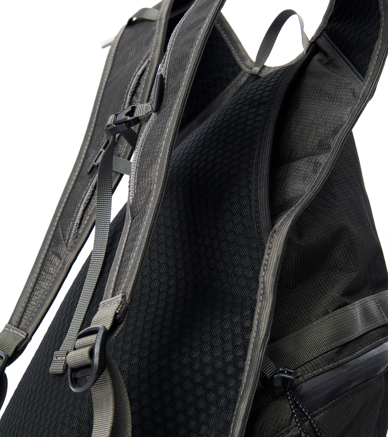 SS26-DROP20-Ecoya-GG-004_1296x