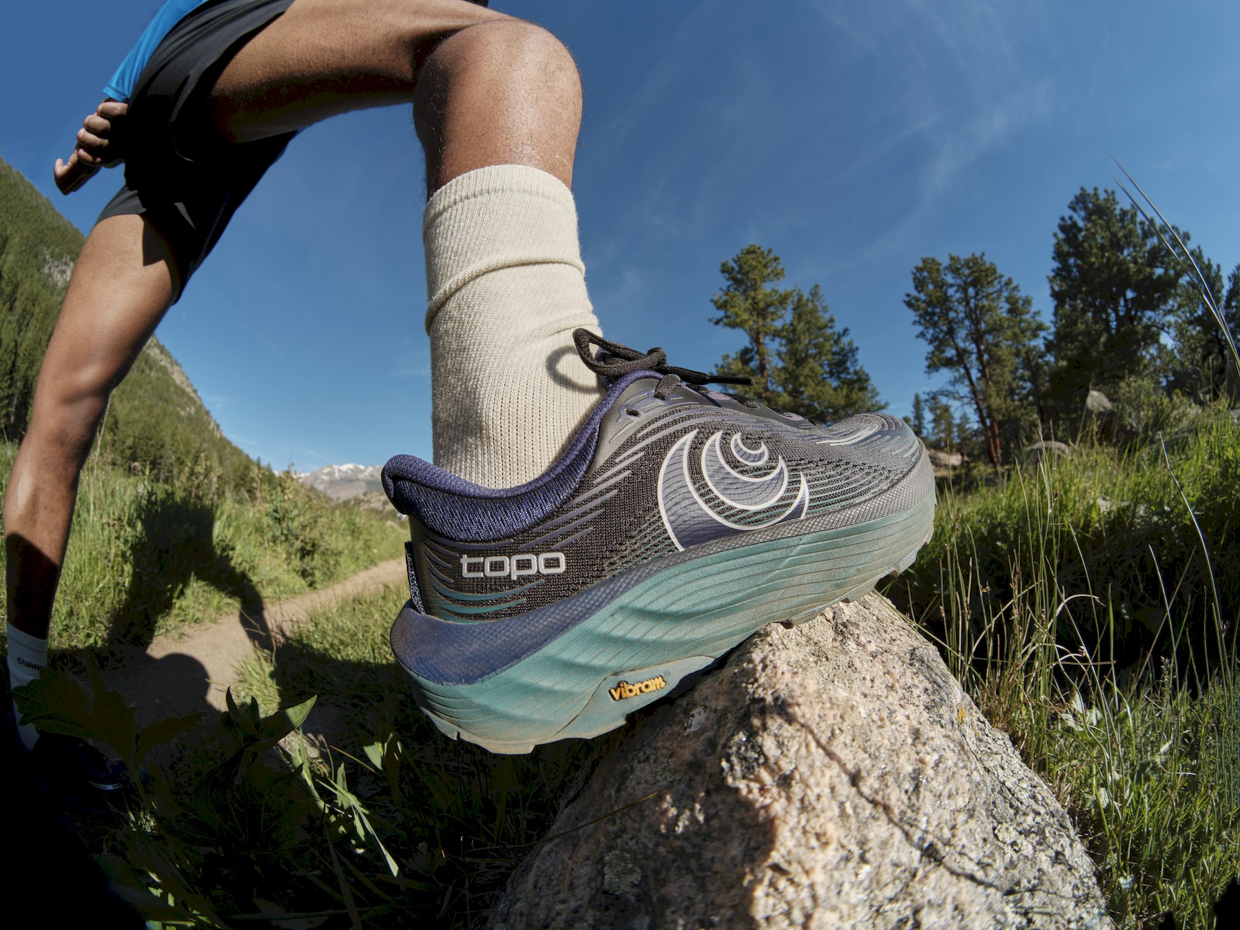TopoAthletic_Ultraventure5_F26_lg_0 17_x