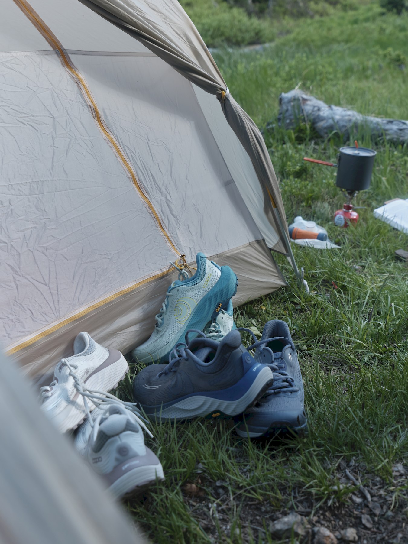 TopoAthletic_Ultraventure5_F26_lg_0 52_x