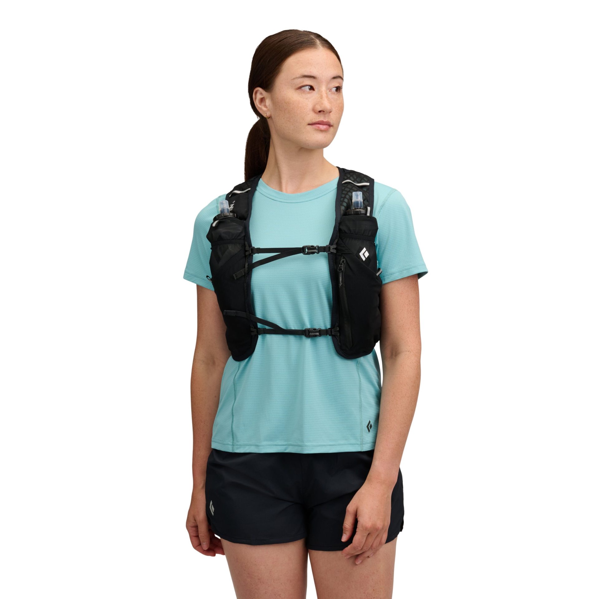 681352_0002_Distance_6_Hydration_Vest_Black_03_x