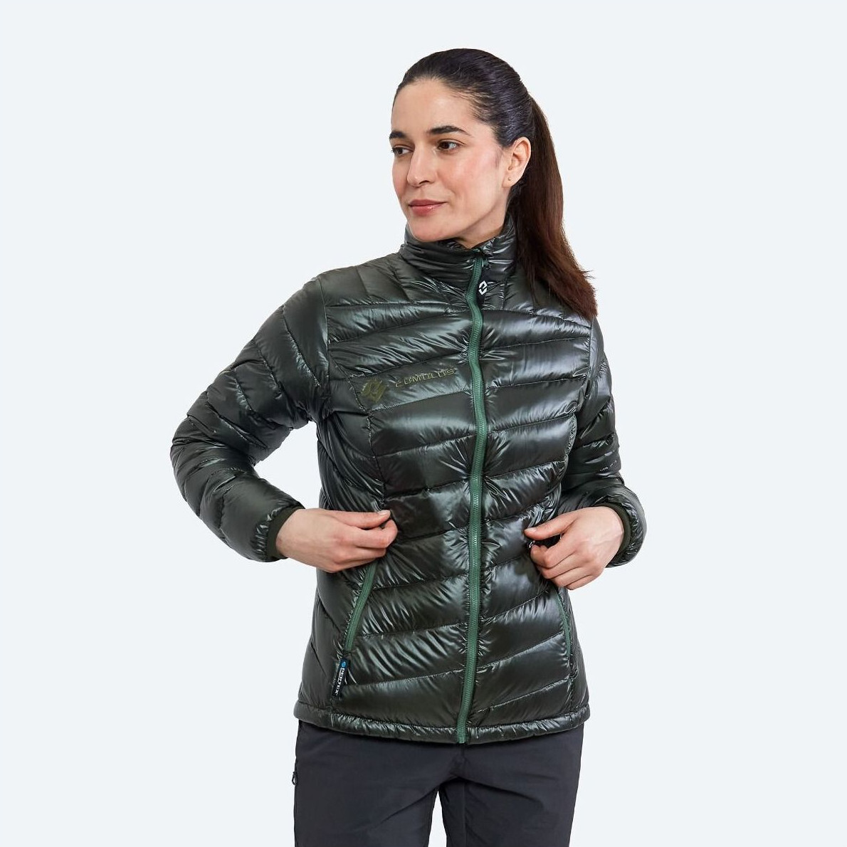 cumulus_woman_down_jacket_acomay_lady_01_dark_moss_model_front19292