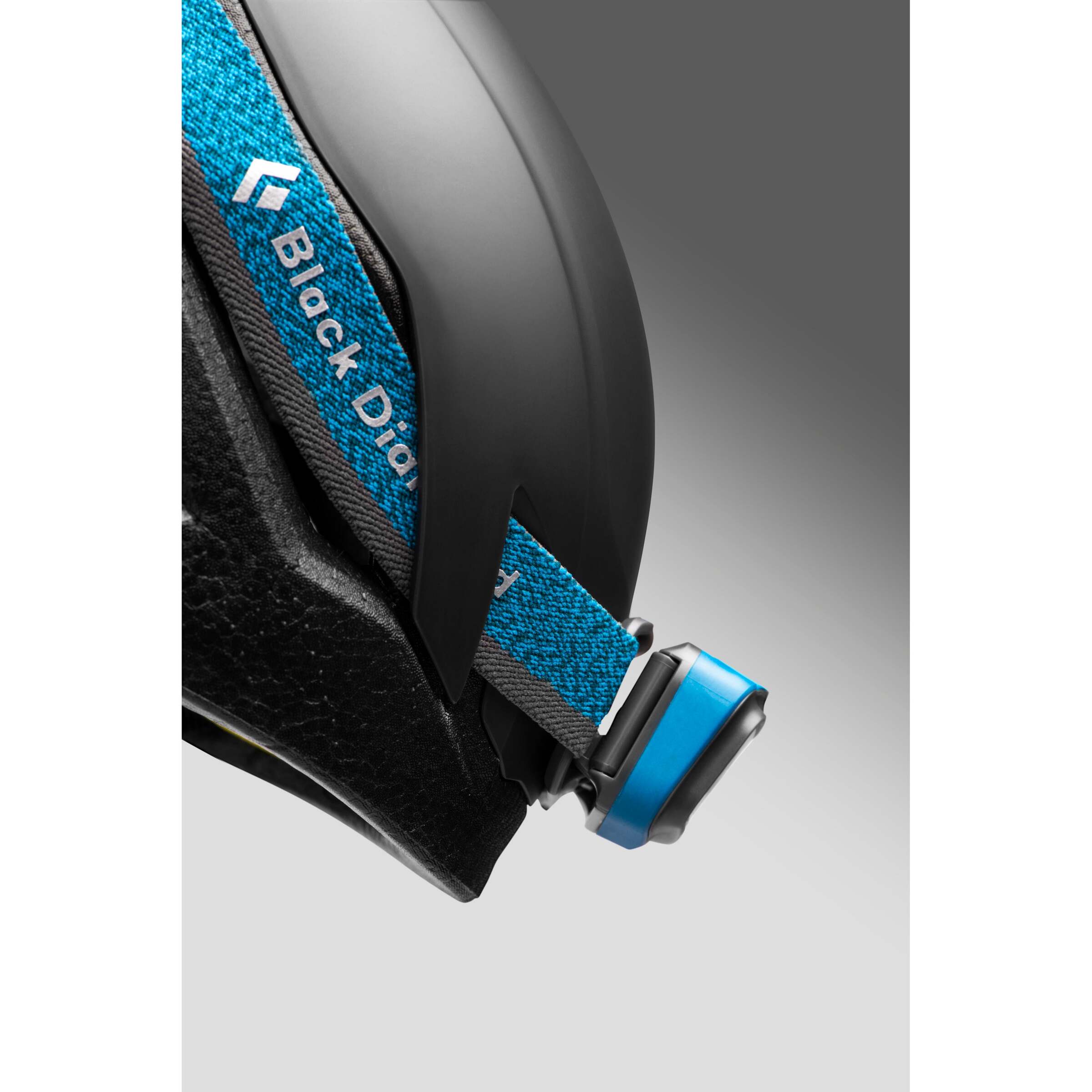 620218_0002_VISIONHELMET-MIPS_Black_DETAIL1