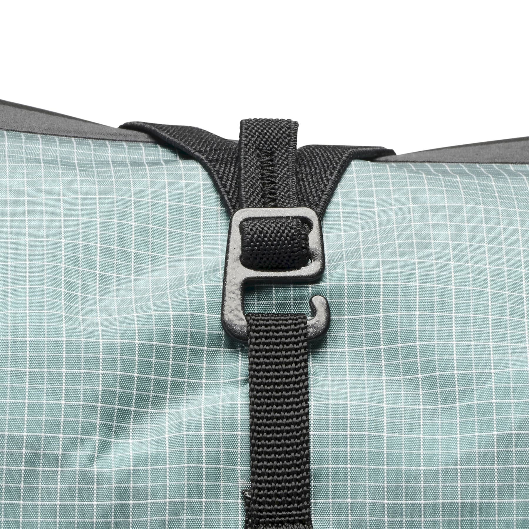 681354_4072_W_Distance_8_Backpack_Glacier_08_x