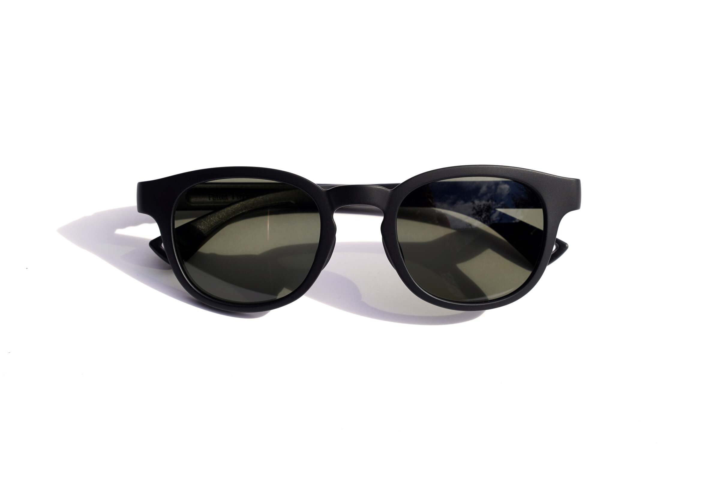 LYELL_MAT.BLACK