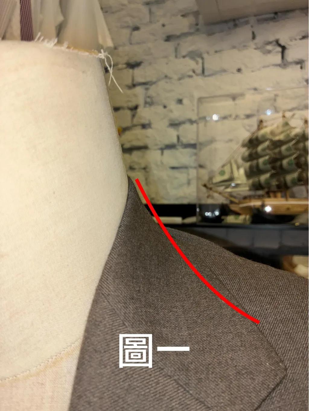 《高級西裝檔案》- 高級西裝的領子為什麼有弧度？從人體曲面到手工歸拔的工藝解析